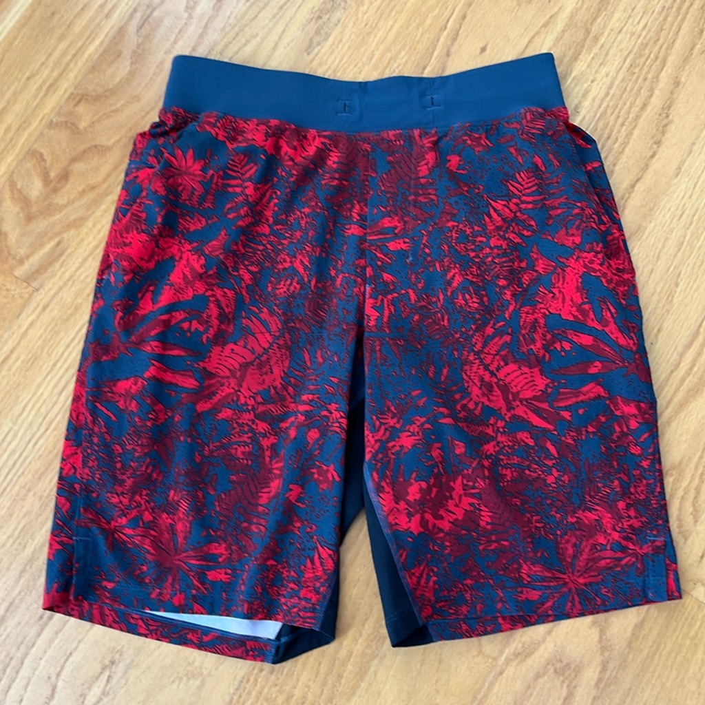 Lululemon T.H.E. Short Linerless 9” Canopy Hot Heat Mach Blue Size Small